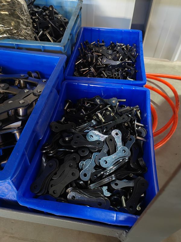 Customer Refuse Truck Parts Carbon Steel Roller Chains For Refuse Trucks
